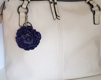 Charme authentique de sac de fleur en cuir, pendentif de sac à main, porte-clés de fleur.