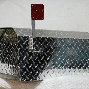 Heavy Duty Aluminum Diamond Plate 14 Gauge Mailbox Large Size