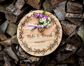 Anillo almohada anillo de boda titular nombre boda fecha anillo almohada boda anillos de boda grabado en madera ceremonia de boda personalizada grabado láser disco de madera