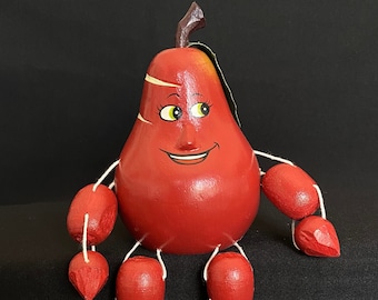 Poire rouge - oeuvres d'art fruitières - cadeaux pour végétaliens - cadeau pour gourmets - cadeau pour maman - objets de collection décoratifs - figurine en bois