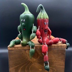Hand-Painted Wooden Chili Pepper Figurines – Spicy Kitchen Decor
