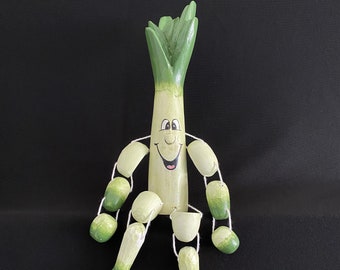 Leek - Vegetable Art - Gifts for Vegan - Foodie Gift - Gift for Mom - Decorative Collectibles - Wooden figurine