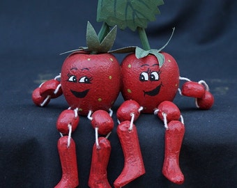 Wooden Strawberry Figurine – Foodie Gift, Garden Decor