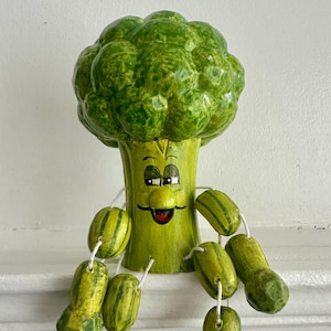 Broccoli Art - Gifts for Vegan - Foodie Gift - Christmas Gift for Mom - broccoli- Decorative Collectibles - Wooden figurine