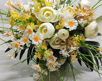 Brautstrauß, Wiesenblumen in weiß-gelb, Seidenblumen mit passender Boutonniere, kurzfristig lieferbar