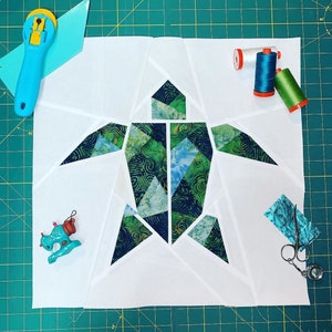 Origami Turtle Foundation Paper Piecing Pattern. Block Quilt Pattern.  2 sizes:  9 in and 16.5 in and scaling formula PDF Downloadable