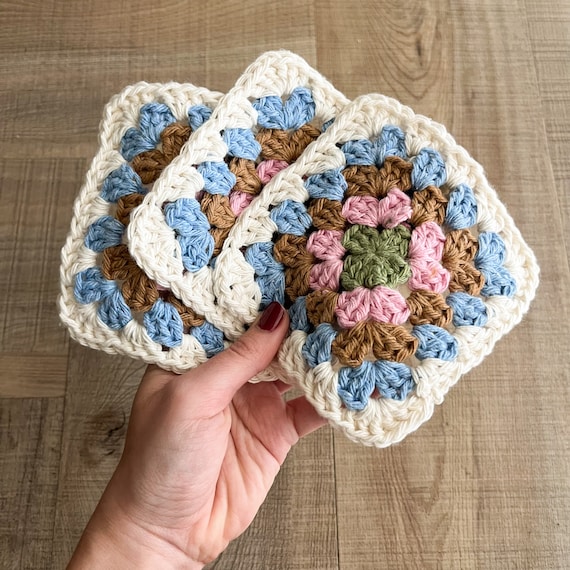 Easy Classic Granny Square Crochet Tutorial