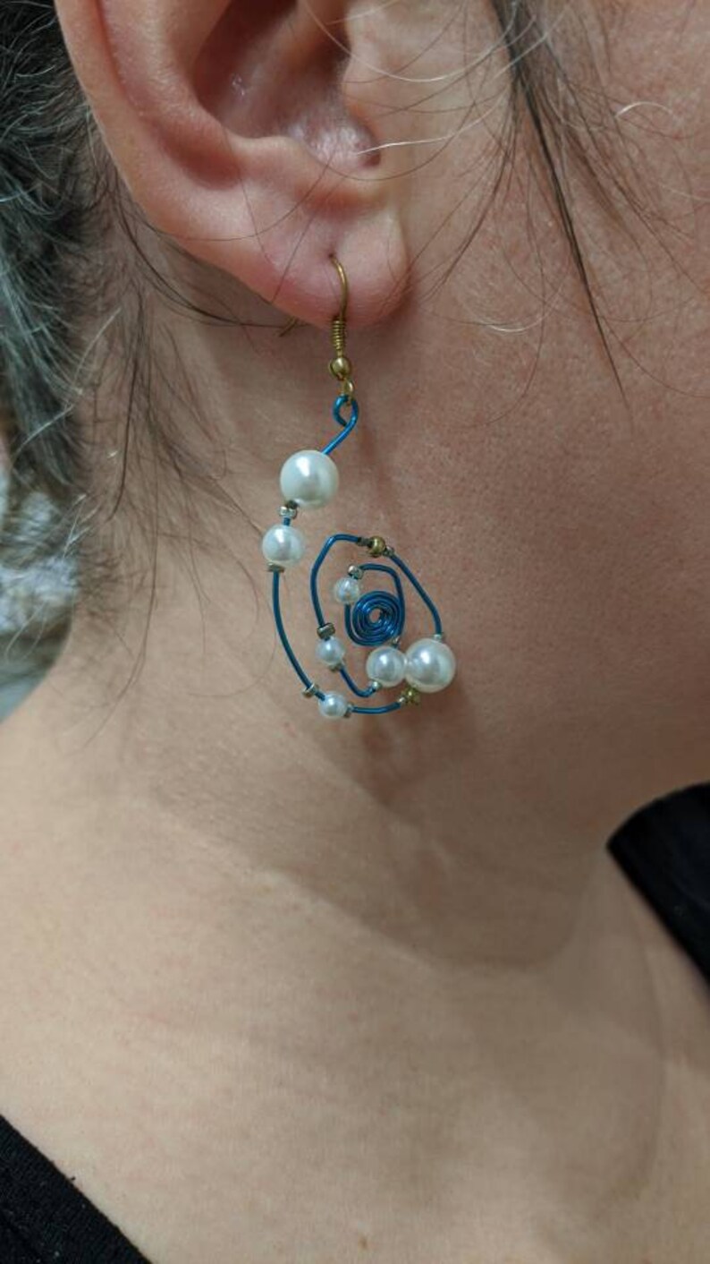 Spiral drop earrings