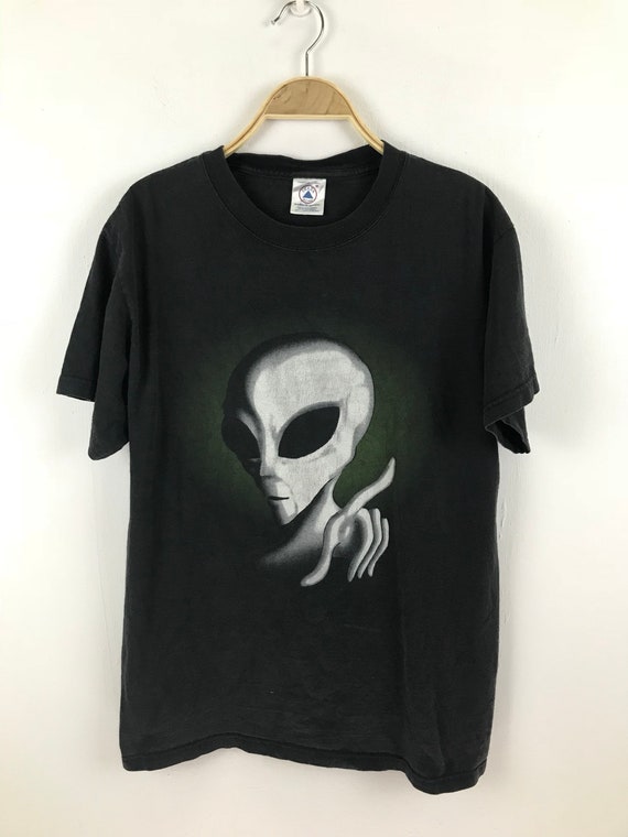 Fashion Victim Alien Tee Medium Size