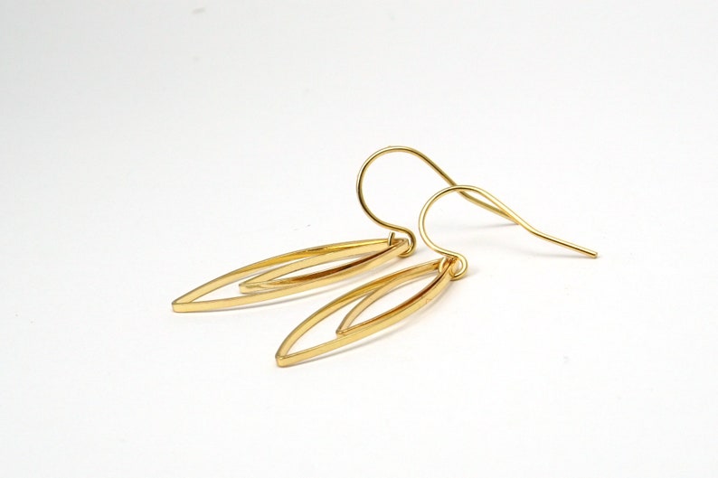 Gold-plated earrings delicate double leaf image 3