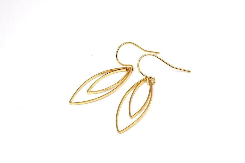 Gold-plated earrings delicate double leaf image 1