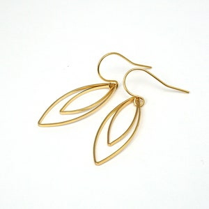 Gold-plated earrings delicate double leaf image 2