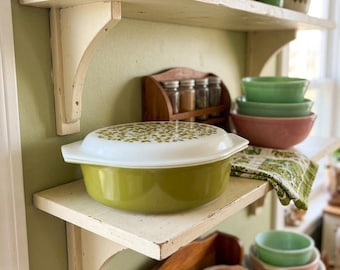 Pyrex Verde Green Olive Oval Auflaufform 2.5 QT mit Deckel 045 945-C