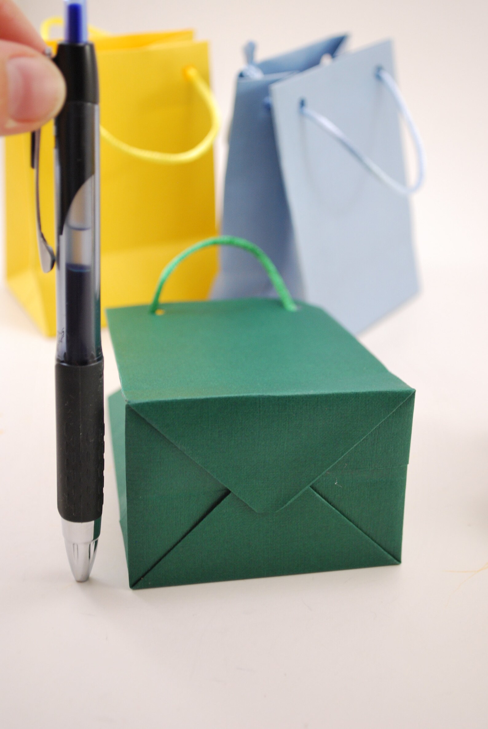 50pcs Mini Paper Bags, Matte Paper Party Gift Bags, Jewelry Bags, Extra