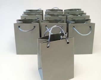 Gray Paper Gift Bag: Small, Chic & Perfect for Gifts, Birthdays, Parties!