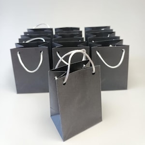 Set di 50 sacchetti di carta neri, scegli il colore, piccole confezioni regalo per compleanni, baby shower, feste e matrimoni, piccole buste di ringraziamento, graziose buste regalo