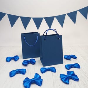 Mini sacs en papier bleus, petits sacs cadeaux pour bijoux, cadeaux, anniversaires, baby shower, emballage, occasions spéciales, design élégant