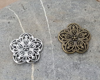 WARDA - Magnetic Brooch