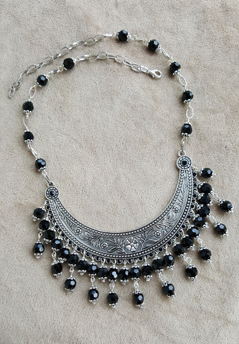 BADRIA necklace image 2