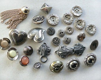 Large 24 piece set traditional jewelry silver decorated metal plastic VINTAGE 1970/80s