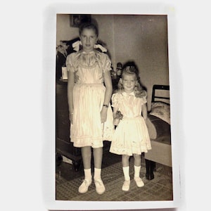 POSTKAART 15.8.1954 LORCHEN+Resi BLOEMEN KINDEREN Bruiloftsgasten Agfa ansichtkaart kwaliteit souvenir feest bruiloftsgasten kinderen ca. 9 x 14 cm