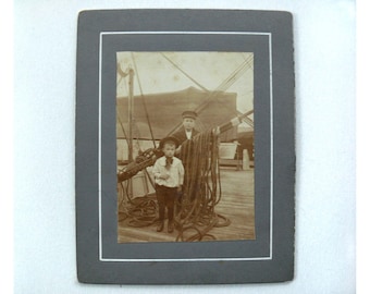 1900 SEEFAHRER ANTIKES CdV Photo Jungs auf der Werft 12x15cm