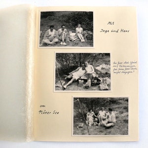 1956 2 páginas duplas FERIADOS férias água+praia+campo 24x 7 x 10 cm Fotos REAIS instantâneos fotos de alegria Süterlin texto fotos vintage da década de 1960