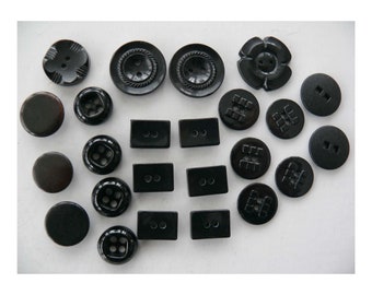 23 piccoli bottoni neri 12-18 mm bellissimi bottoni in plastica bottoni a tutto tondo bottoni decorativi bottoni a 2+4 fori VINTAGE vecchio+nuovo