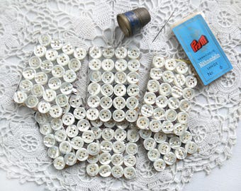 24 MOTHER OF PEARL 9 mm sewn on card sporty blouses dolls shirts 4-hole buttons approx. 9 mm VINTAGE 1970s