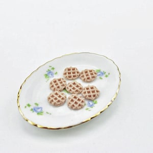 Miniature biscuit waffle Miniature food Dollhouse miniatures Diorama miniatures supplies Dollhouse food home decor Doll house food