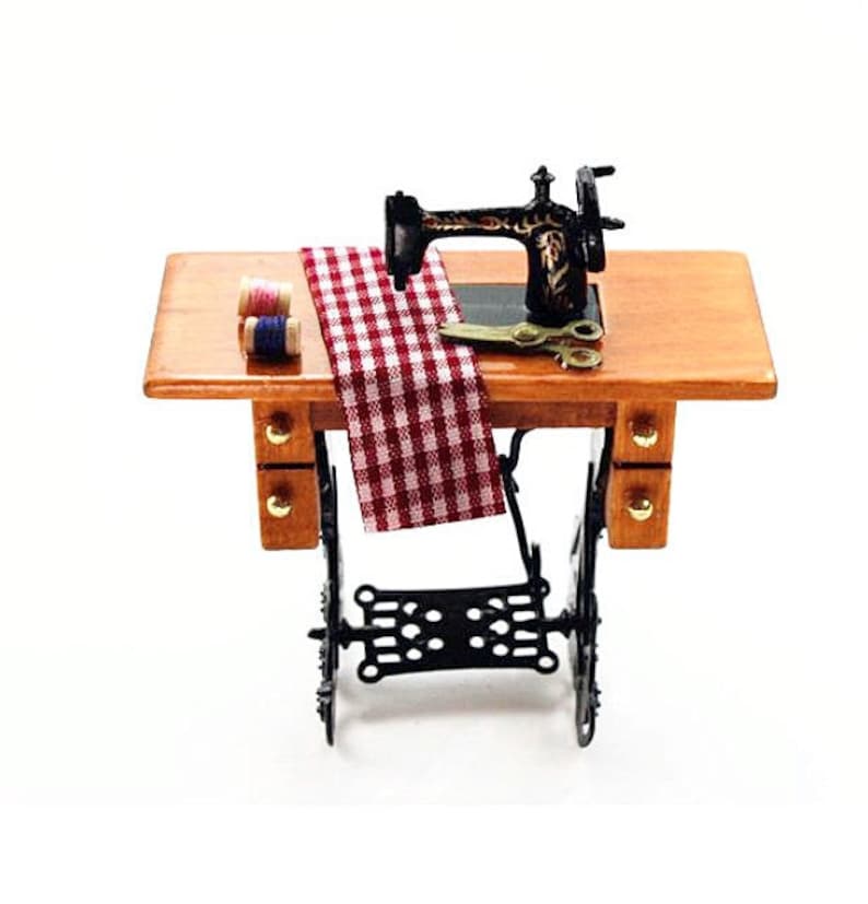 Miniature sewing machine Dollhouse miniatures Dollhouse decoration Miniature dnd Dollhouse miniature artisan Photography props