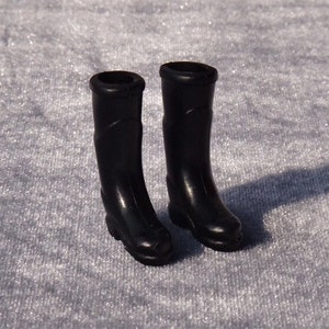 Miniature rain boots (2 pairs) Dollhouse wellies Dollhouse miniatures Diorama miniatures supplies Dolls house decor Mini boot Gift for her
