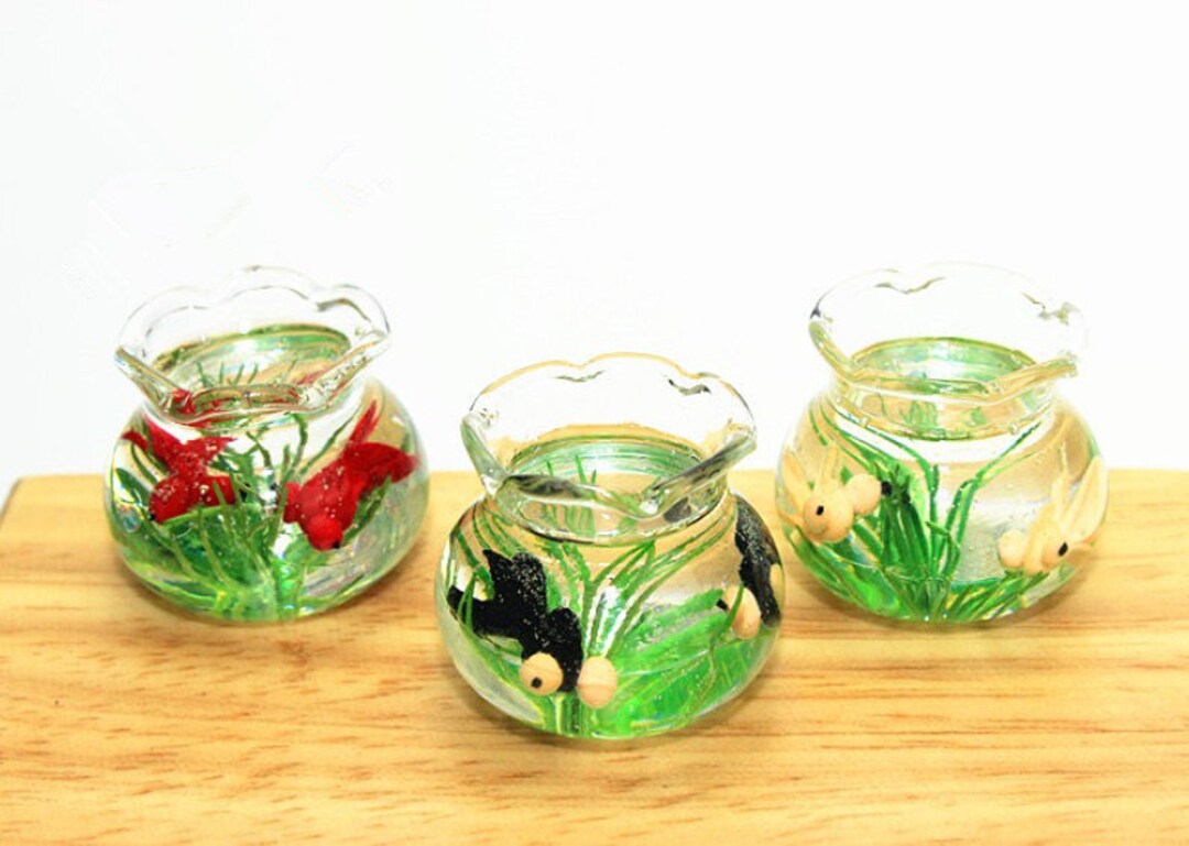 A closer look at Miniature Cityscape Goldfish Tank