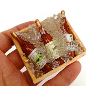 Miniature refrigerated wine Miniature food Dollhouse miniatures Dollhouse decoration Dollhouse miniature artisan Photography props