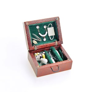 Miniatur medizinische Box Puppenhaus Miniaturen Puppenhaus Dekor Diorama Miniaturen liefert Miniaturen für Puppenhaus Geschenk für sie