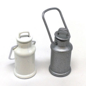 Miniature retro milk jug Miniature kitchen Dollhouse miniatures Diorama miniatures supplies Home decor