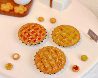 Miniature apple pie Diorama miniatures Miniature food Diorama food Miniatures for dollhouse Mini food Dollhouse food Tiny art Gift for her