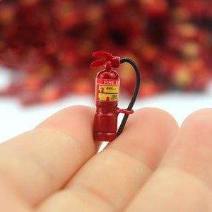 Miniatur Feuerlöscher (2 Stück) Modell Puppenhaus Miniaturen Diorama Miniaturen Mini Wohnkultur Geschenk für sie