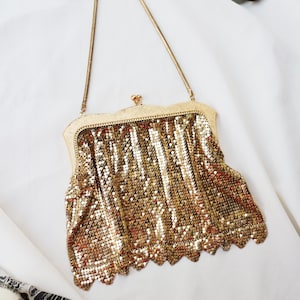 Vintage Gold Metal Mesh Evening Purse - 1970s Art Deco Gatsby Style Glamour Handbag with Chain Strap