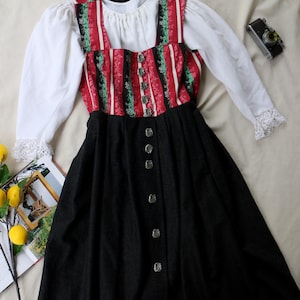 Vintage Austrian Dirndl Dress: Oktoberfest Folk Costume, Size L