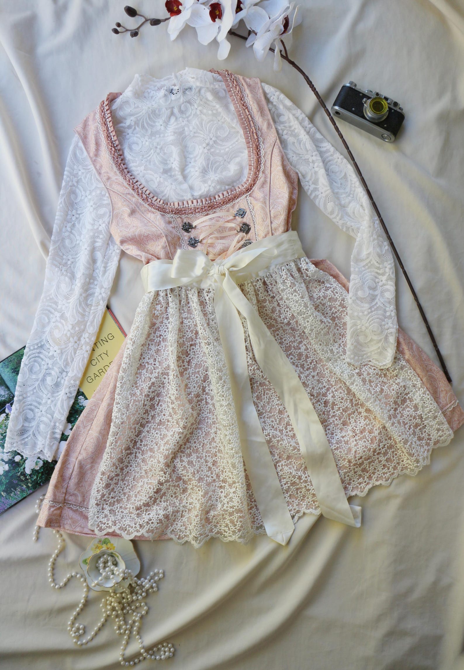 Vintage  Dirndl Set Pink Lacewith Apron & Blouse, EU 38 / US 8