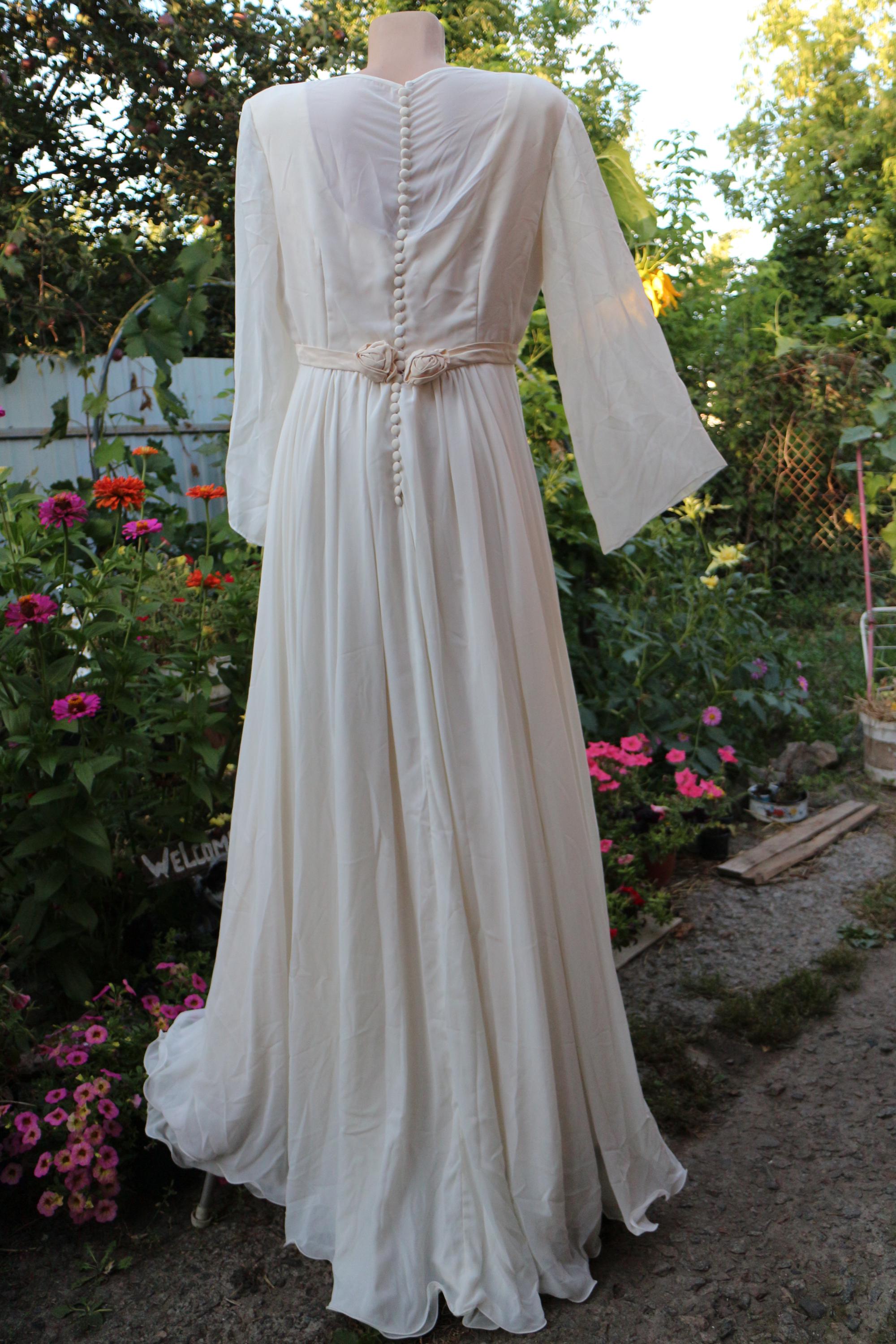 vintage laura ashley wedding dress 1970s Edwardian Prairie Kendall's Collections Wedding Dress Laura Ashley Gowns