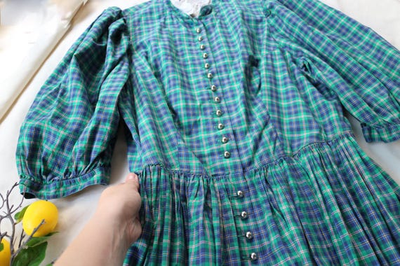Dress Vintage Plaid Prairie : Green Blue Tartan, White Lace Trim, Cottagecore Midi