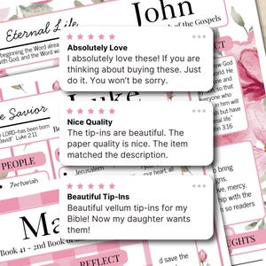 K&ouml;nnte beinhalten: Ein gedruckter Studienleitfaden mit rosa Blumenakzenten und Texten wie John, Luke und Matthew. Drei F&uuml;nf-Sterne-Kundenbewertungen sind &uuml;berlagert, mit Texten wie Absolutely Love, Nice Quality und Beautiful Tip-Ins sichtbar.