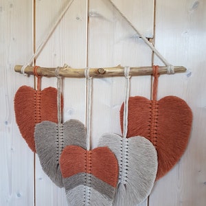Wall decoration, 5 leaves on driftwood