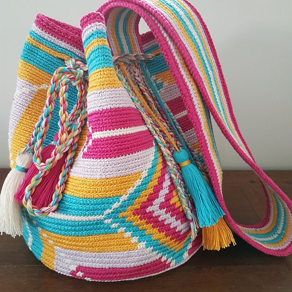 Sac fait main, type MOCHILA, d'inspiration colombienne "MONTERIA"