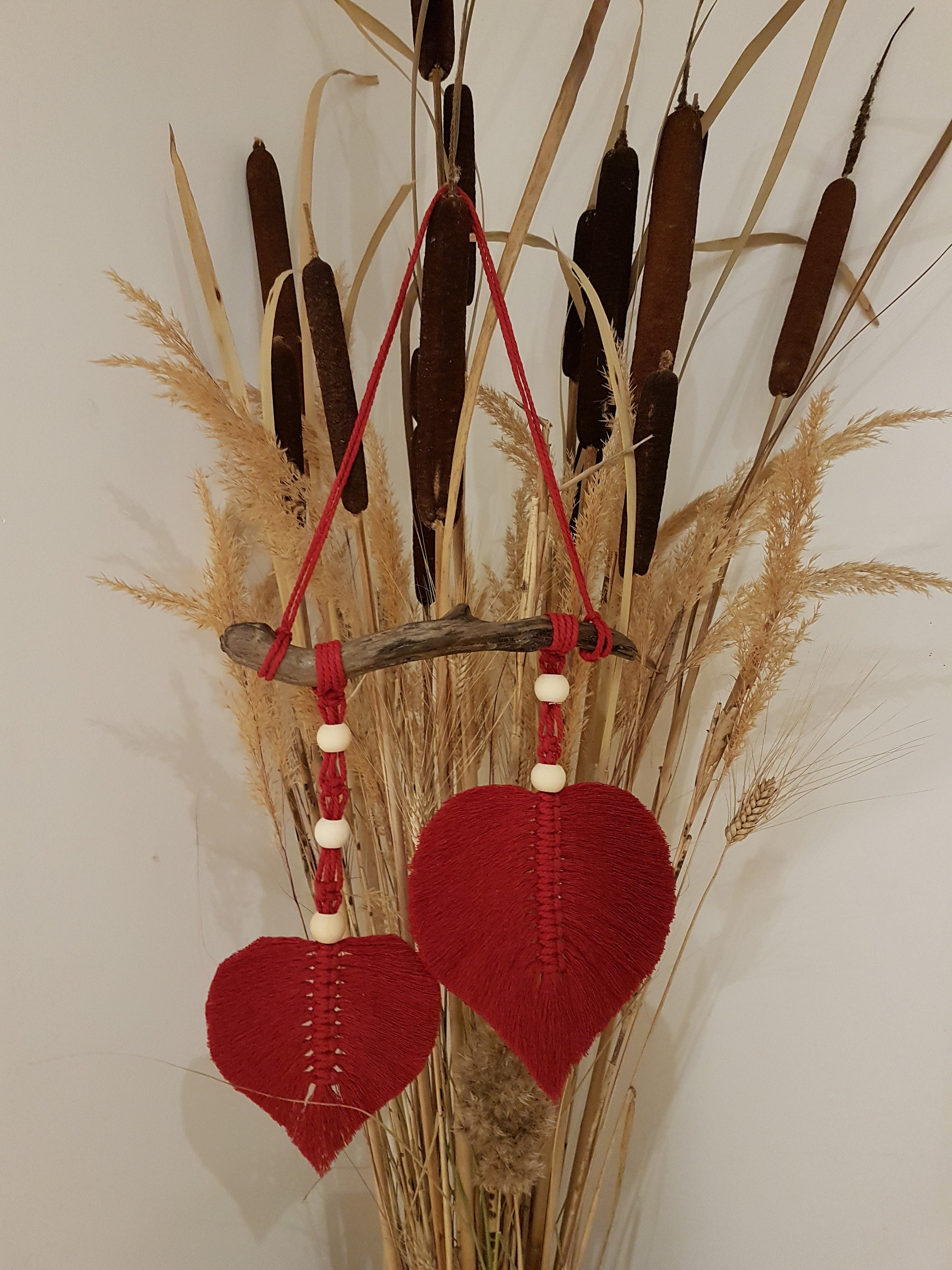 Décoration Murale, Feuilles Cœurs Macramé sur Bois Flotté