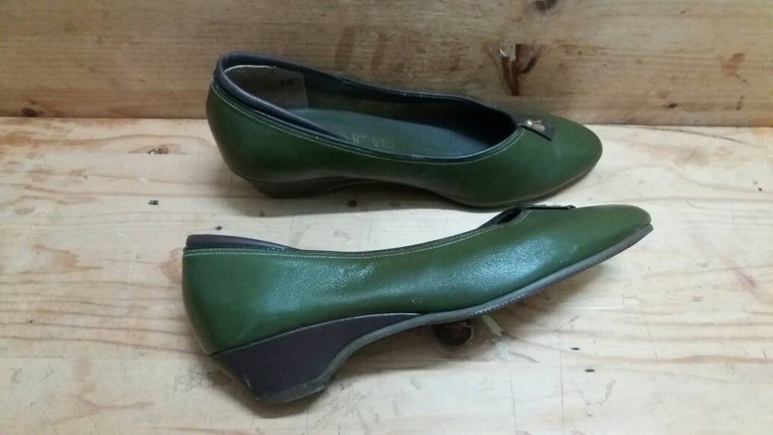 vtg 60s pump ballet green leather shoes