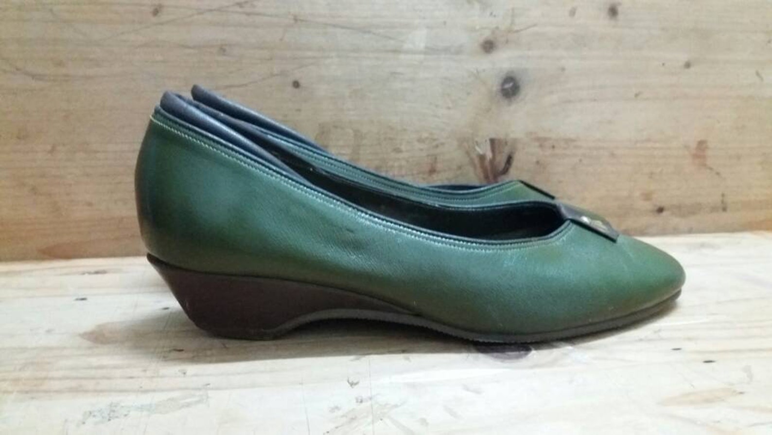 vtg 60s pump ballet green leather shoes