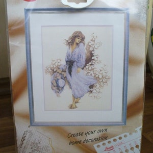 Worldwide Free Shipping Lanarte Cross Stitch kit 33501  Sarah Moon Lady in Blue